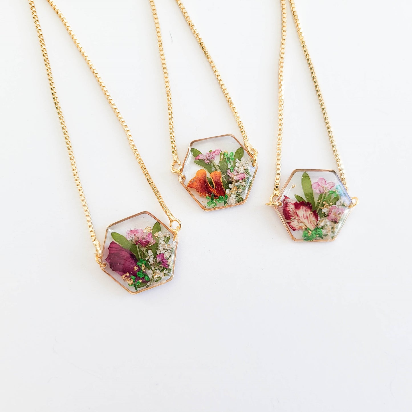 Birthflower bracelet, jewelry with real flowers, mom birthday gift, birthday gift for her unique, Christmas gift, mother of the groom gift
