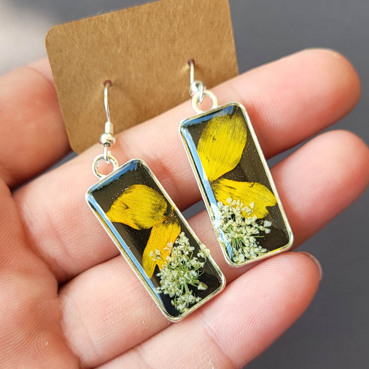 Dried flower jewelry, real flower earrings, resin earrings, resin jewelry, gift for friend, gift for women, nature lover gift, for her