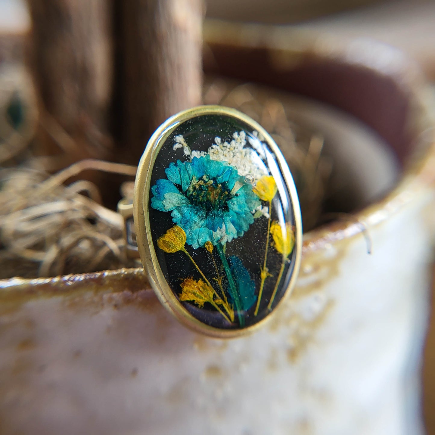 Black resin ring, real flower ring, nature resin ring, resin jewelry, nature inspired jewelry, nature gifts, nature lover jewelry, gifts