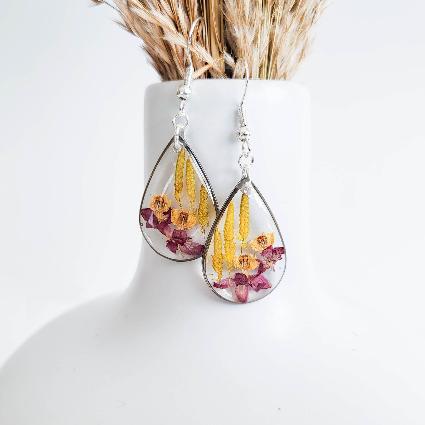 Pressed flower earrings, gift for her, real dried flower earrings, tear drop earrings, resin jewelry, mother's day gift