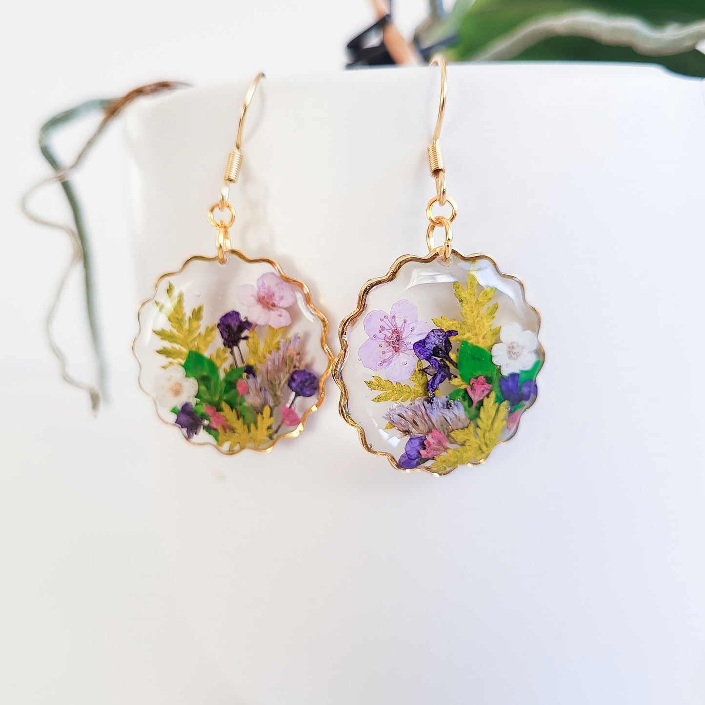 Wildflower earrings, Pressed flower resin earrings, handmade jewelry gift, nature lover gift