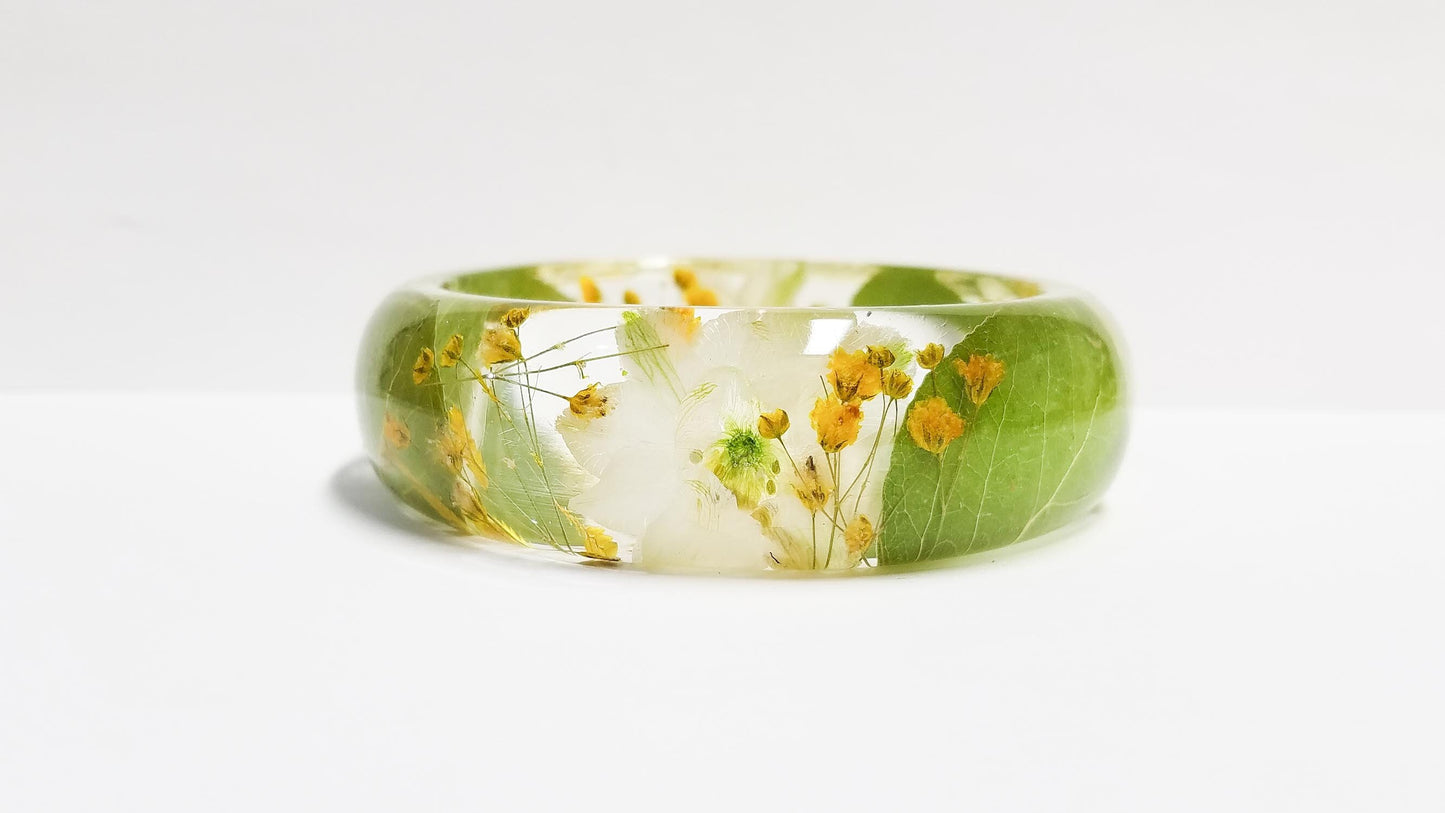 Resin jewelry, resin bracelet, real flower jewelry, pressed flower jewelry, nature inspired jewelry, yellow and green jewelry, mom gifts
