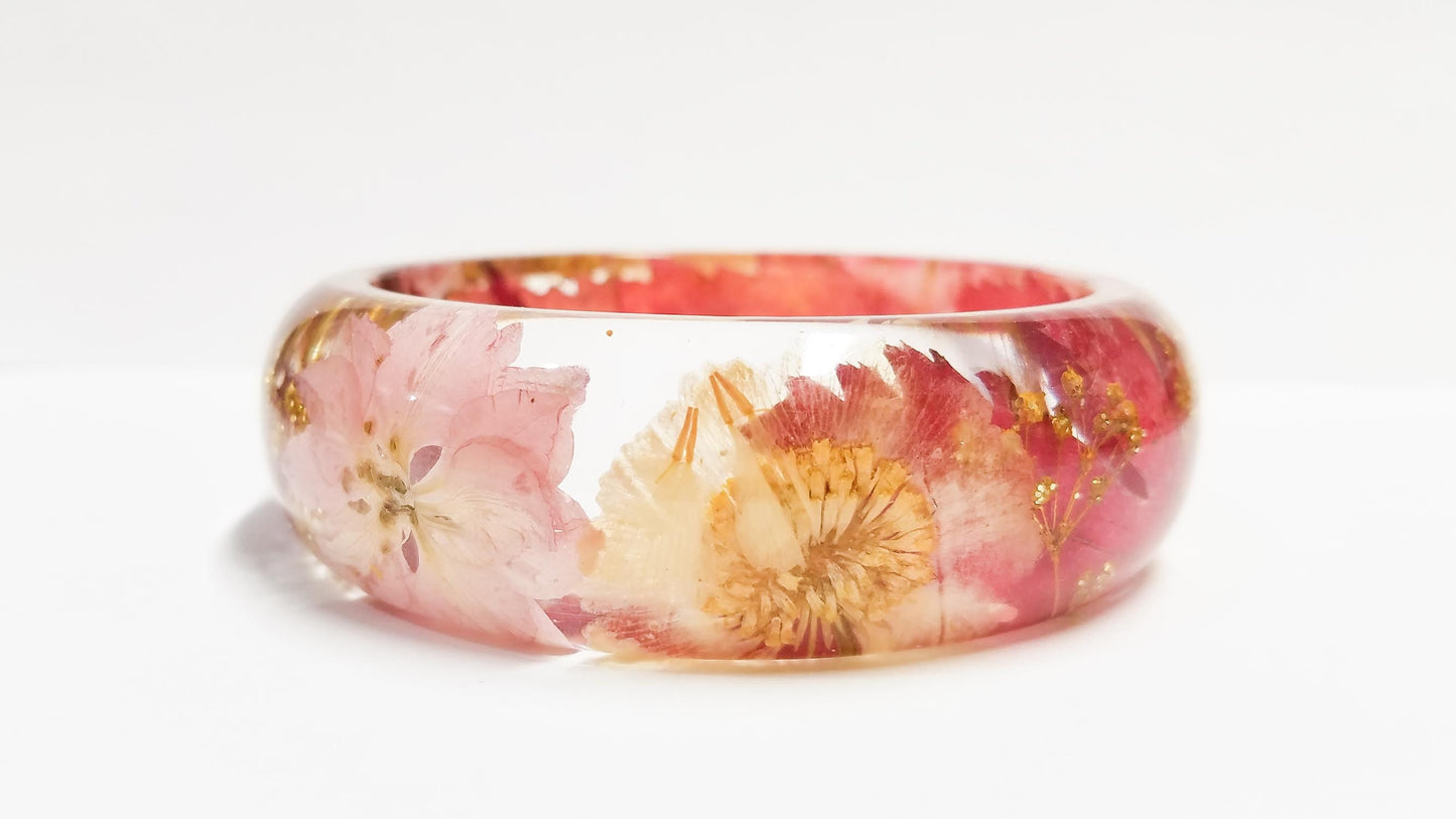 pressed flower jewelry, pressed flower bangle bracelet, real flower bracelet, resin bangle, resin jewelry, handmade gift, gift for her mom