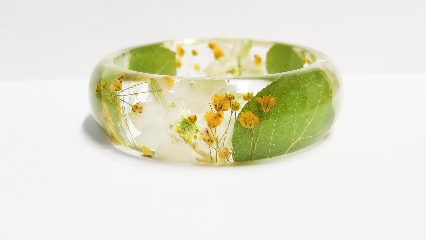 Resin jewelry, resin bracelet, real flower jewelry, pressed flower jewelry, nature inspired jewelry, yellow and green jewelry, mom gifts