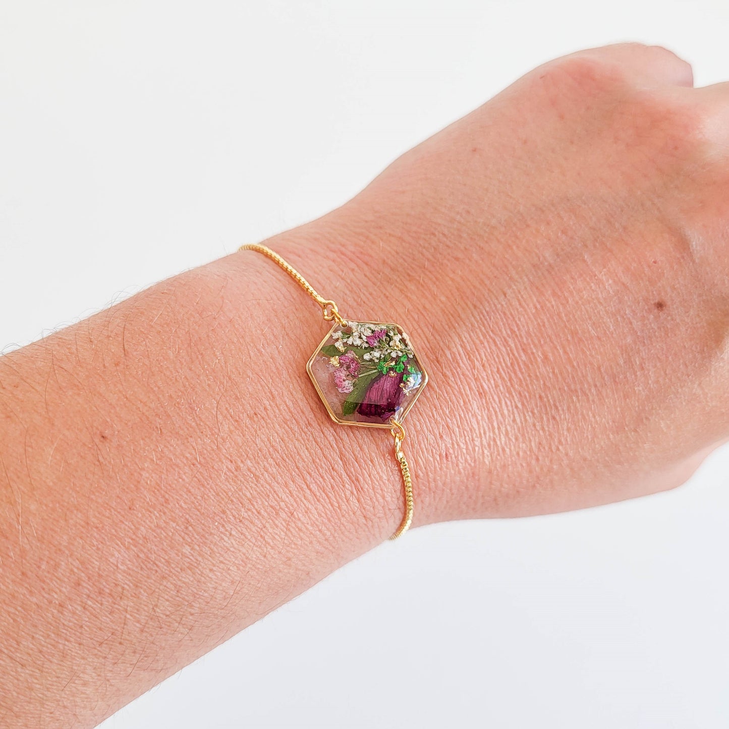 Birthflower bracelet, jewelry with real flowers, mom birthday gift, birthday gift for her unique, Christmas gift, mother of the groom gift