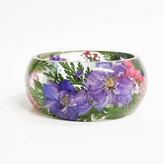 resin bracelet with real pressed flowers, july birth flower birthday gift ideas, real flower jewelry, botanical jewelry, chunky bracelet