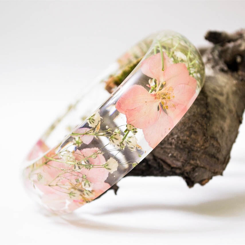 Pressed flower bracelet, real flower bangle, real flower jewelry, plant bracelet, handmade jewelry, unique gift for her, handmade gift