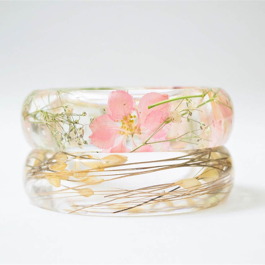 Pressed flower bracelet, real flower bangle, real flower jewelry, plant bracelet, handmade jewelry, unique gift for her, handmade gift