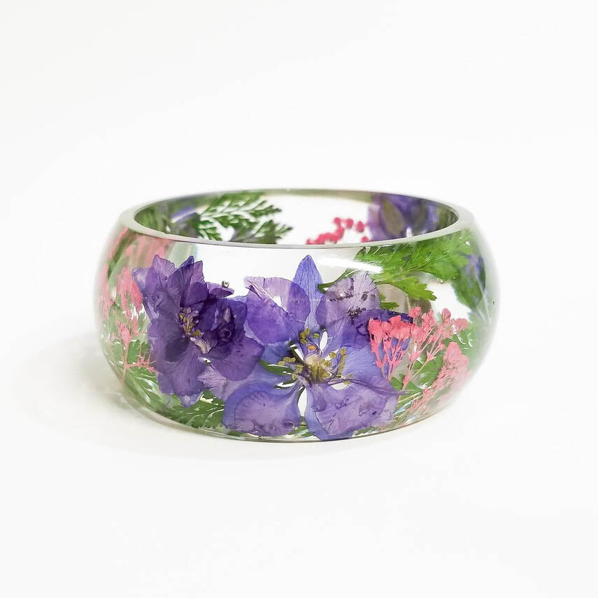 resin bracelet with real pressed flowers, july birth flower birthday gift ideas, real flower jewelry, botanical jewelry, chunky bracelet