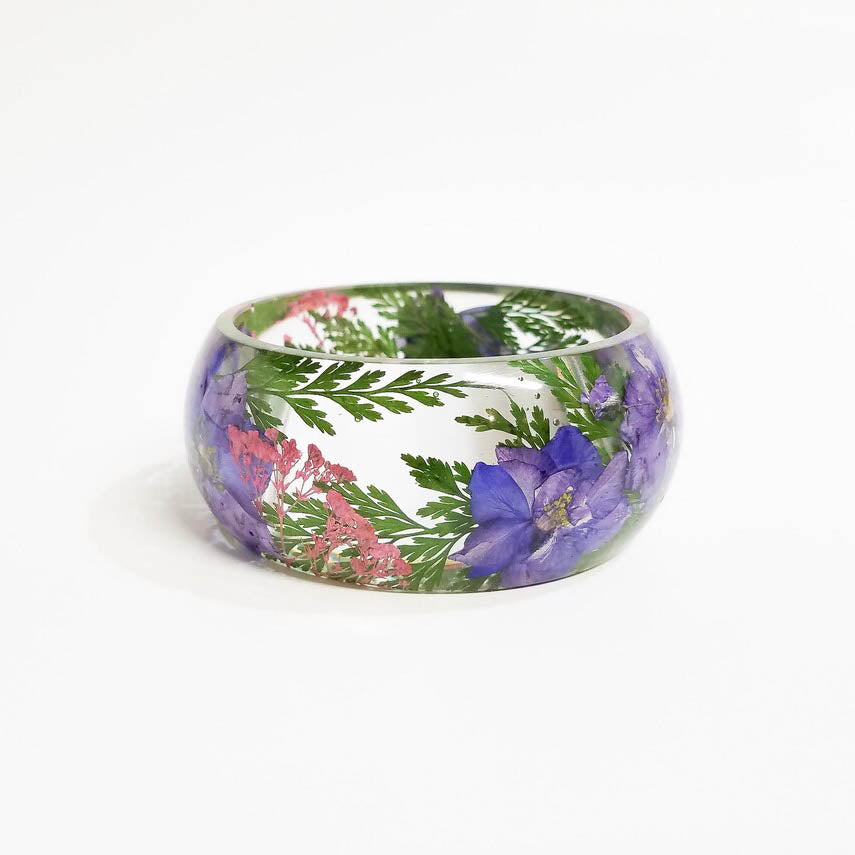 resin bracelet with real pressed flowers, july birth flower birthday gift ideas, real flower jewelry, botanical jewelry, chunky bracelet