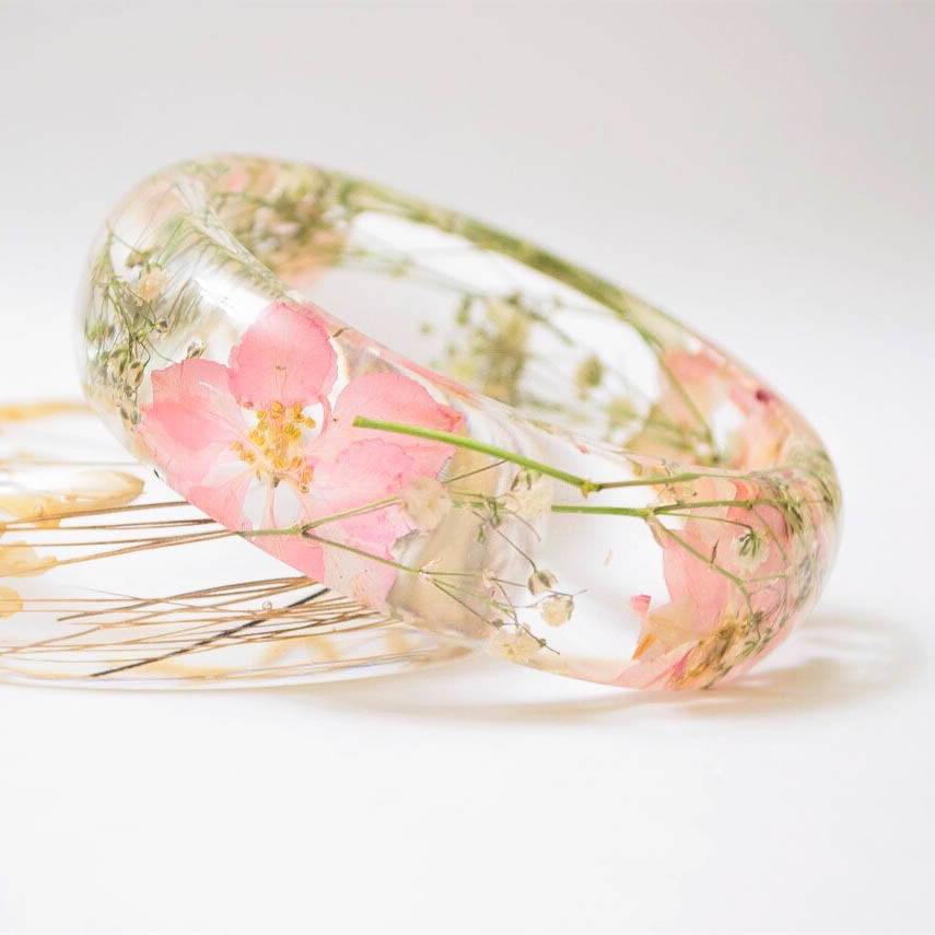 Pressed flower bracelet, real flower bangle, real flower jewelry, plant bracelet, handmade jewelry, unique gift for her, handmade gift