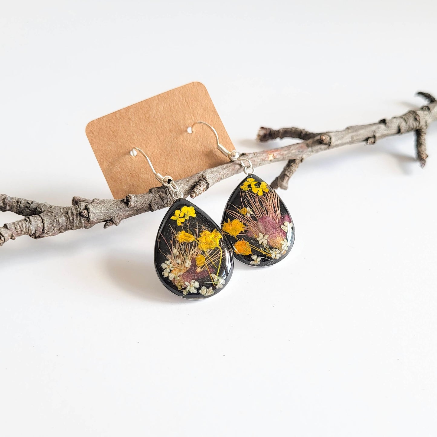 Gift for her, real flower earrings, resin jewelry, unique gift for her, nature jewelry, botanical jewelry, resin earrings