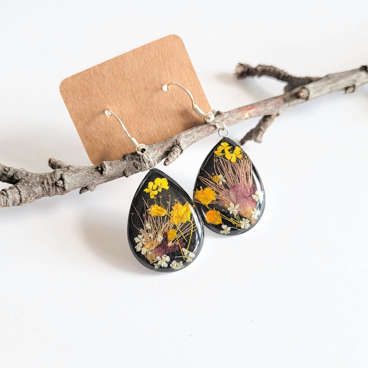 Gift for her, real flower earrings, resin jewelry, unique gift for her, nature jewelry, botanical jewelry, resin earrings