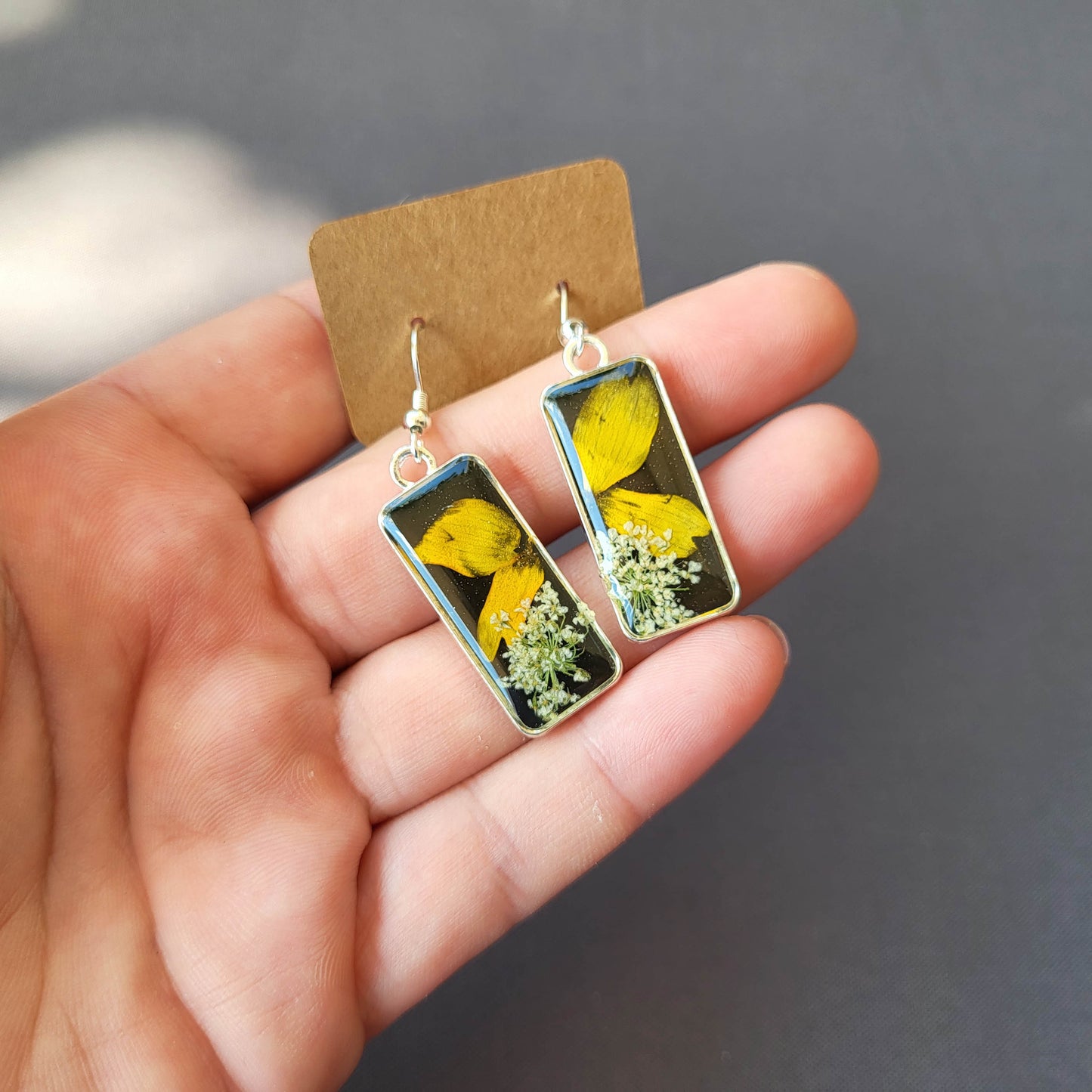 Dried flower jewelry, real flower earrings, resin earrings, resin jewelry, gift for friend, gift for women, nature lover gift, for her