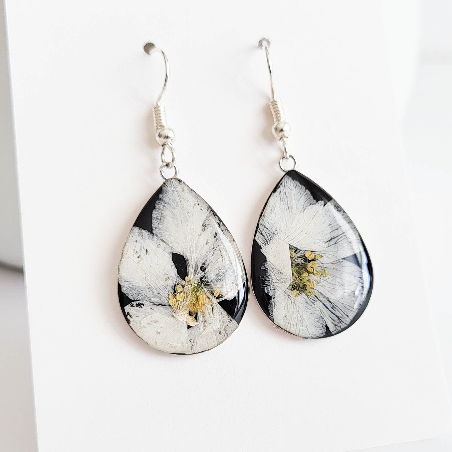 Real white larkspur flower earrings, resin jewelry, bridesmaid jewelry gift, nature jewelry, pressed flower jewelry