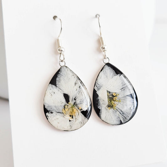 Real white larkspur flower earrings, resin jewelry, bridesmaid jewelry gift, nature jewelry, pressed flower jewelry