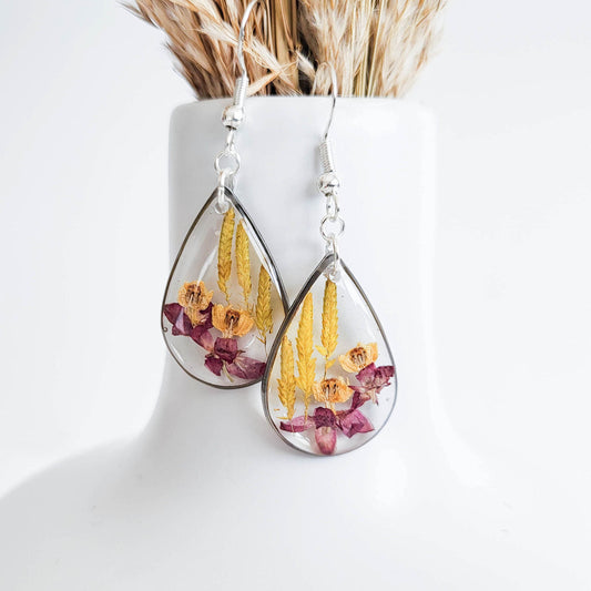 Pressed flower earrings, gift for her, real dried flower earrings, tear drop earrings, resin jewelry, mother's day gift