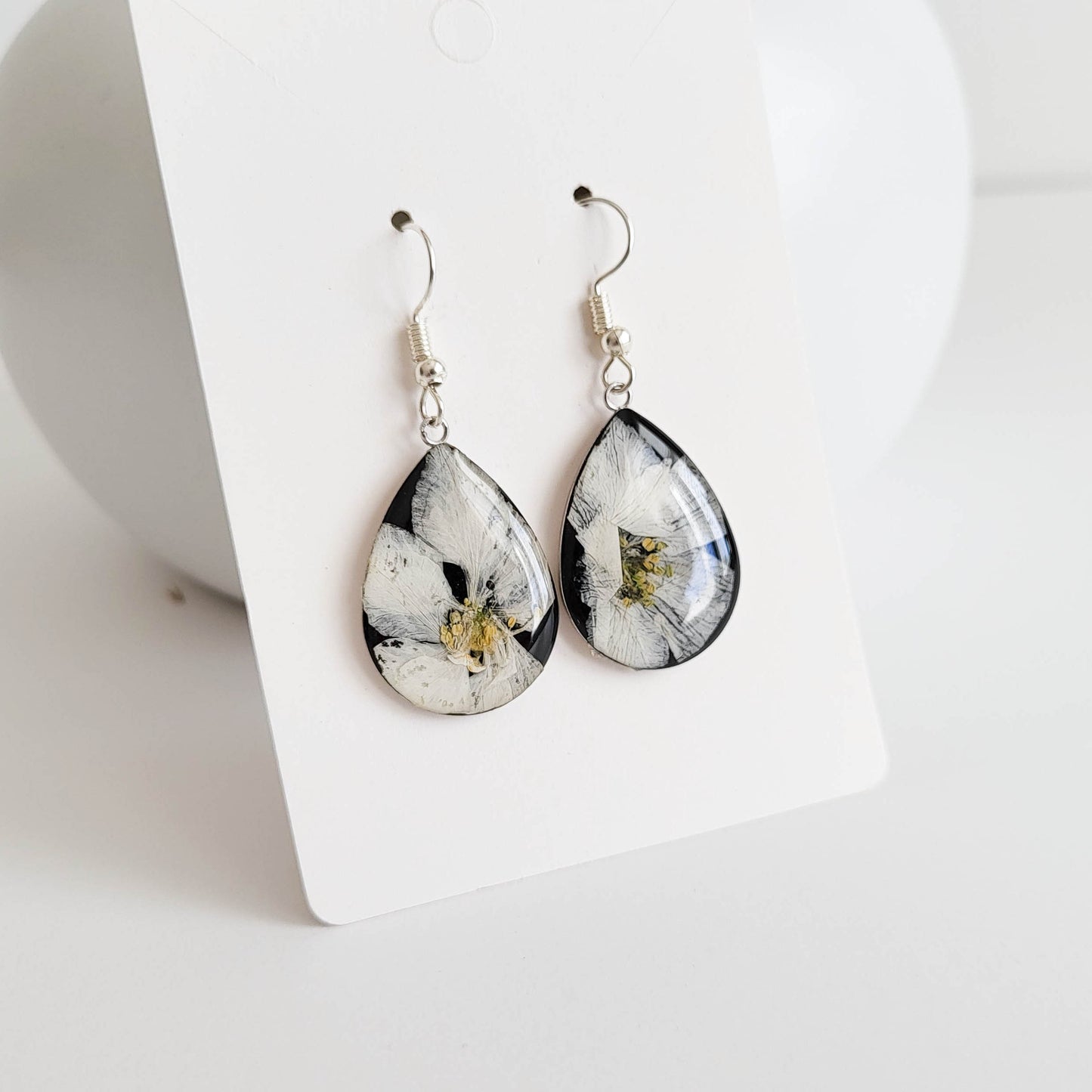 Real white larkspur flower earrings, resin jewelry, bridesmaid jewelry gift, nature jewelry, pressed flower jewelry