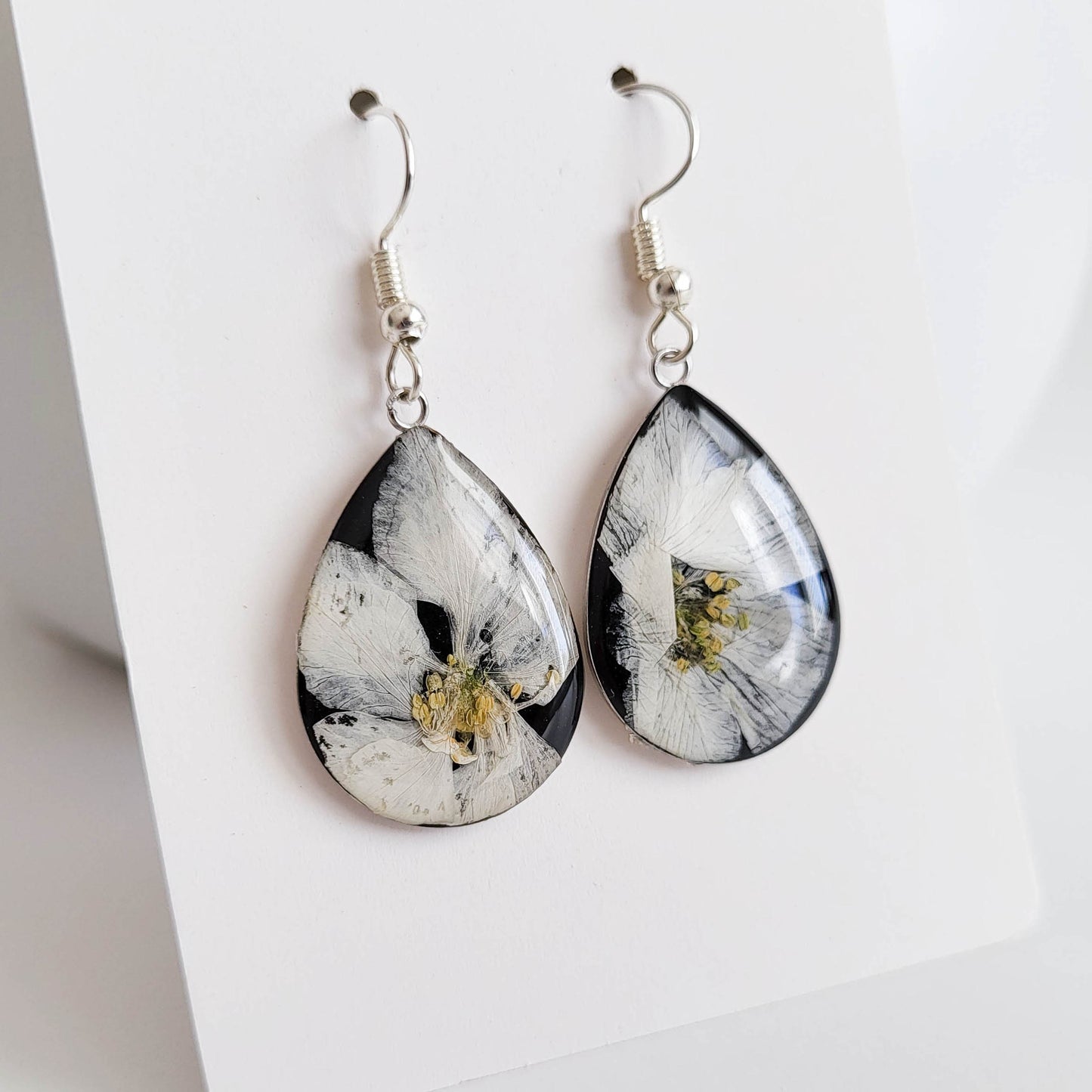 Real white larkspur flower earrings, resin jewelry, bridesmaid jewelry gift, nature jewelry, pressed flower jewelry