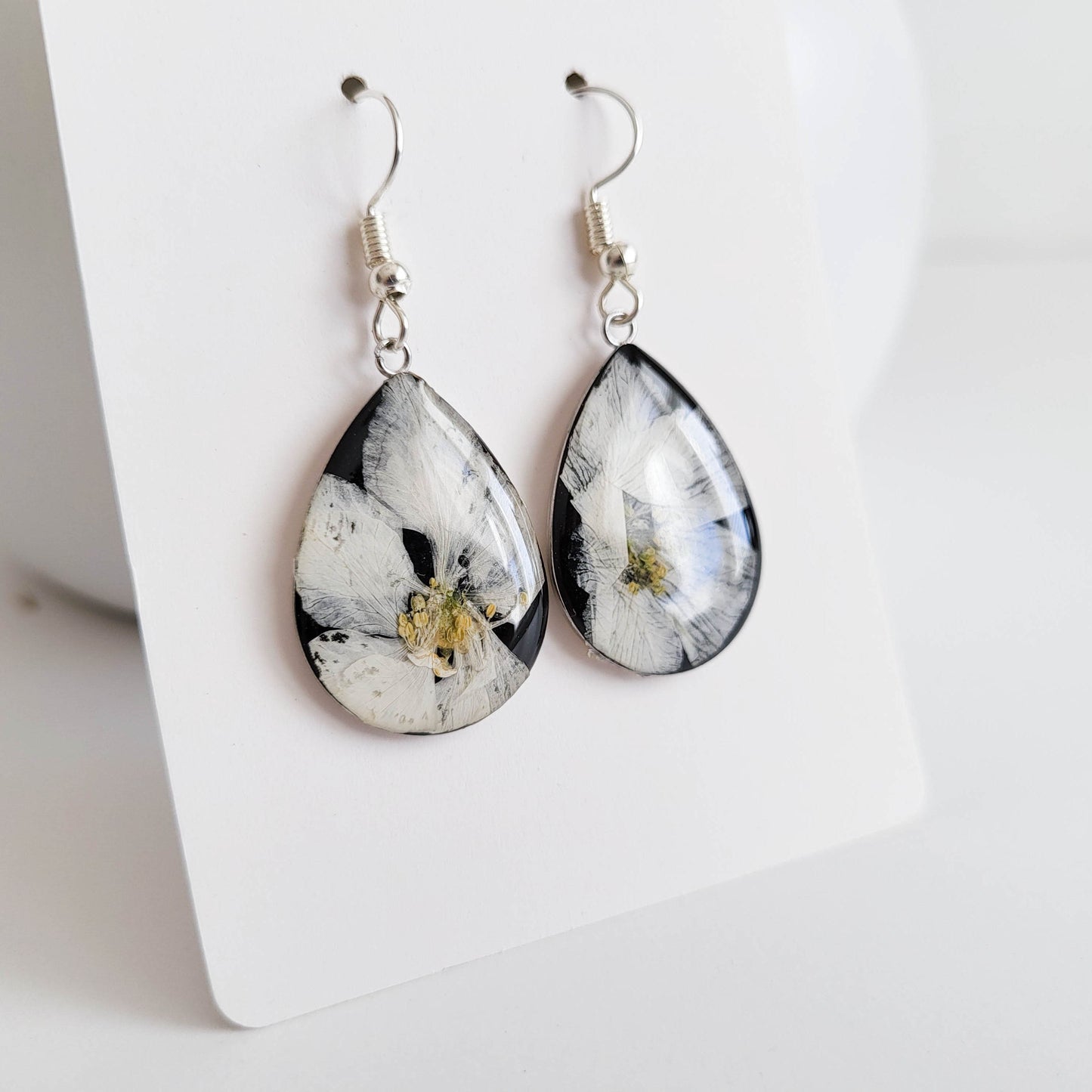 Real white larkspur flower earrings, resin jewelry, bridesmaid jewelry gift, nature jewelry, pressed flower jewelry