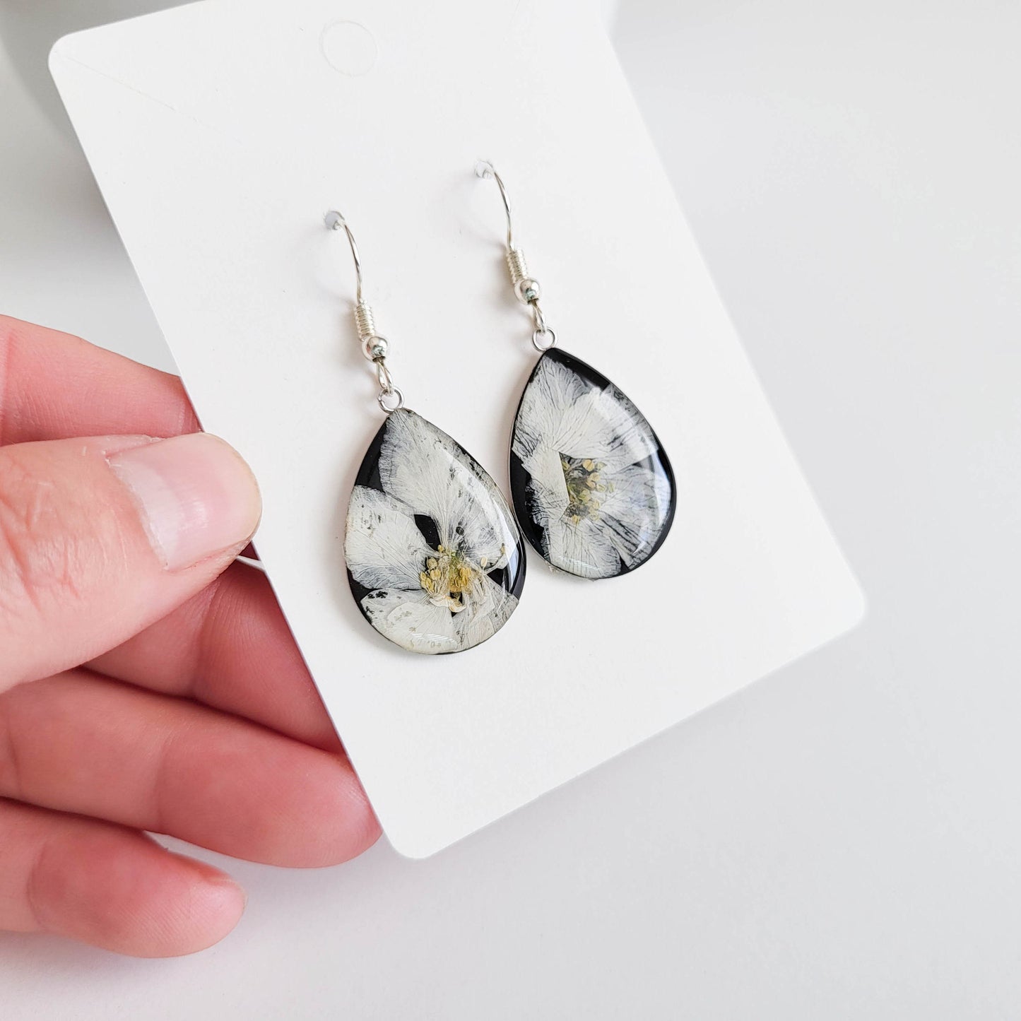 Real white larkspur flower earrings, resin jewelry, bridesmaid jewelry gift, nature jewelry, pressed flower jewelry