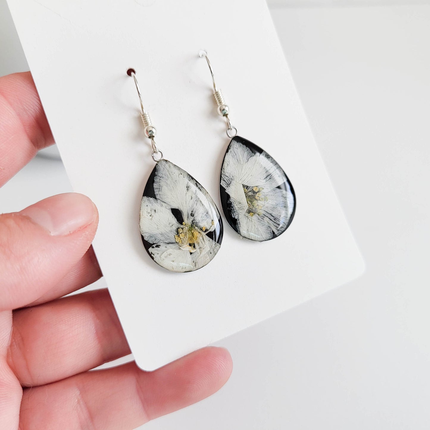 Real white larkspur flower earrings, resin jewelry, bridesmaid jewelry gift, nature jewelry, pressed flower jewelry