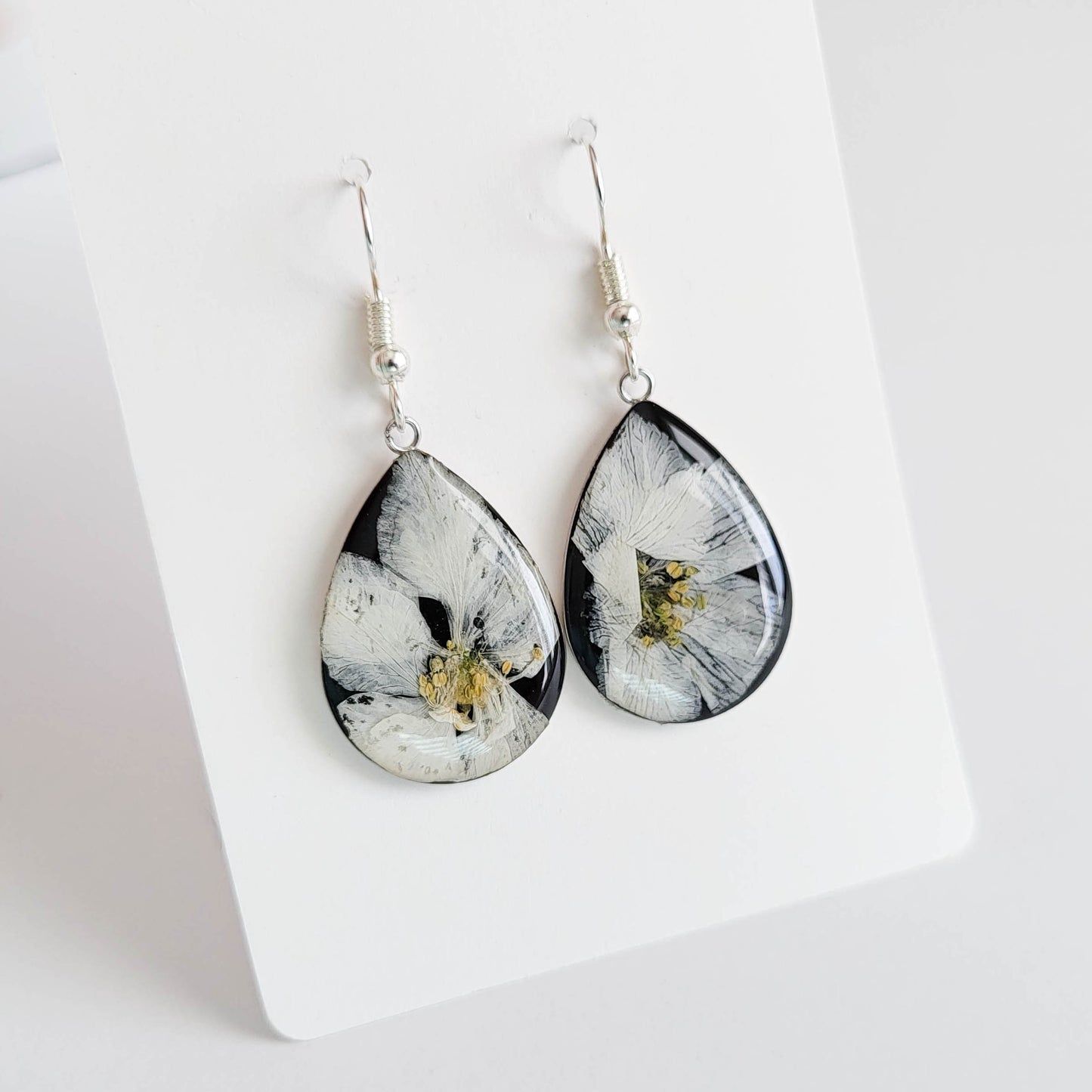 Real white larkspur flower earrings, resin jewelry, bridesmaid jewelry gift, nature jewelry, pressed flower jewelry