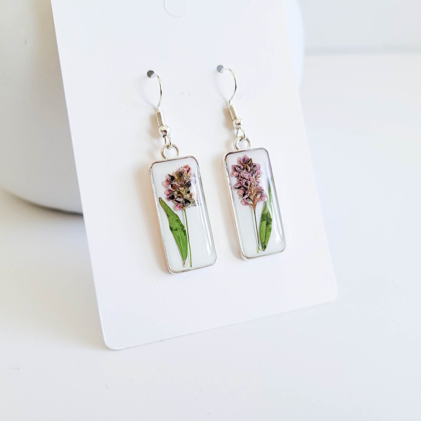 Pressed flower earrings, dried flower earrings, resin jewelry, botanical earrings, nature lover gift, gift idea for her