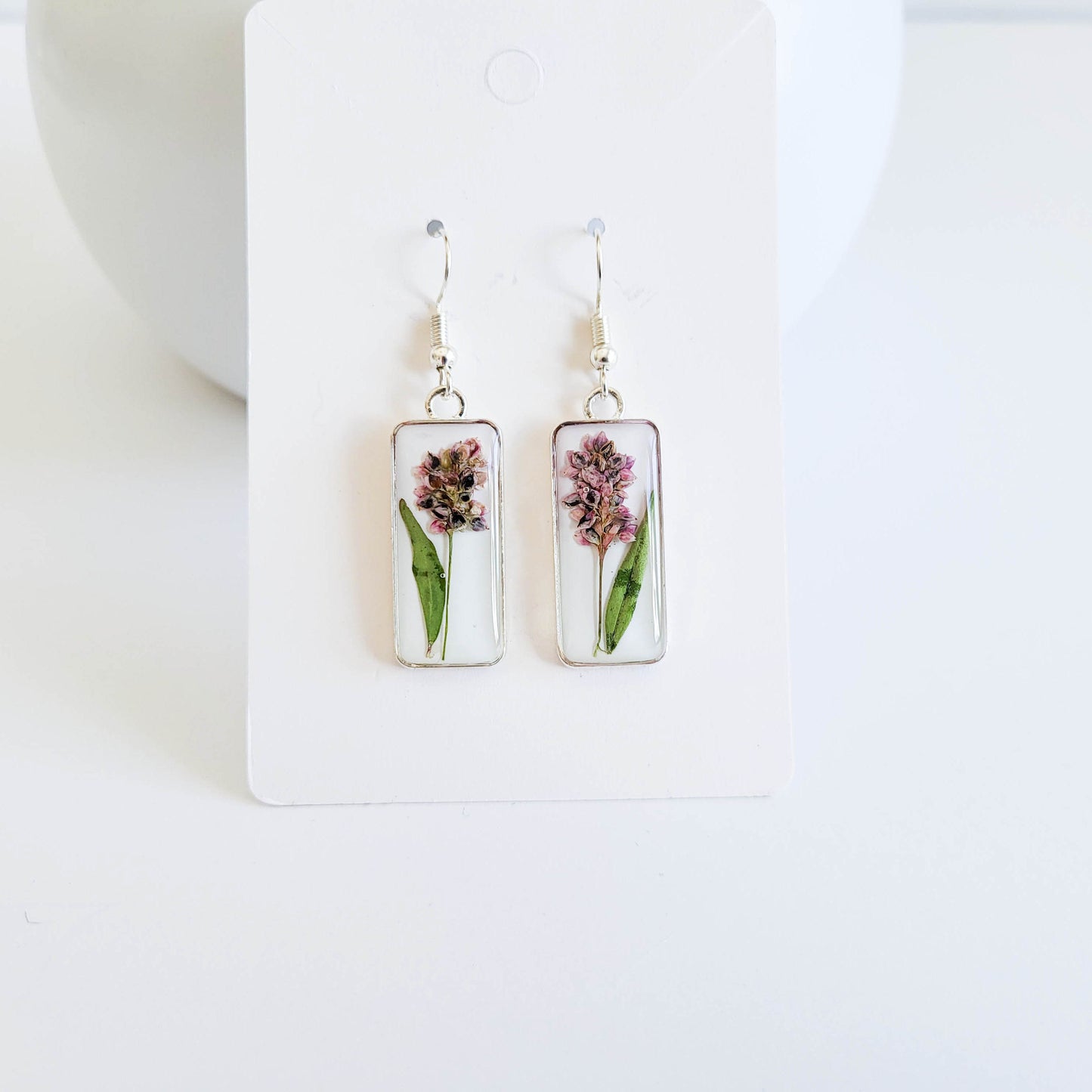 Pressed flower earrings, dried flower earrings, resin jewelry, botanical earrings, nature lover gift, gift idea for her