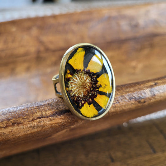 Real dried flower ring, pressed flower jewelry, nature jewelry, resin ring, handmade jewelry gift, gift for nature lovers, unique gift