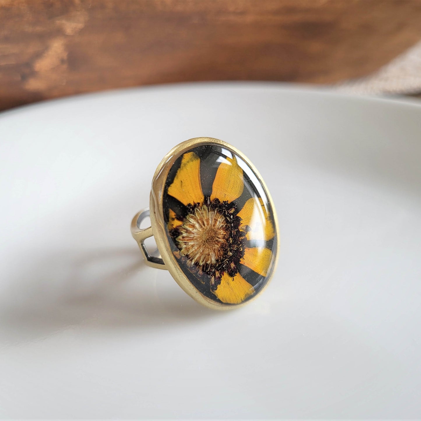 Real dried flower ring, pressed flower jewelry, nature jewelry, resin ring, handmade jewelry gift, gift for nature lovers, unique gift