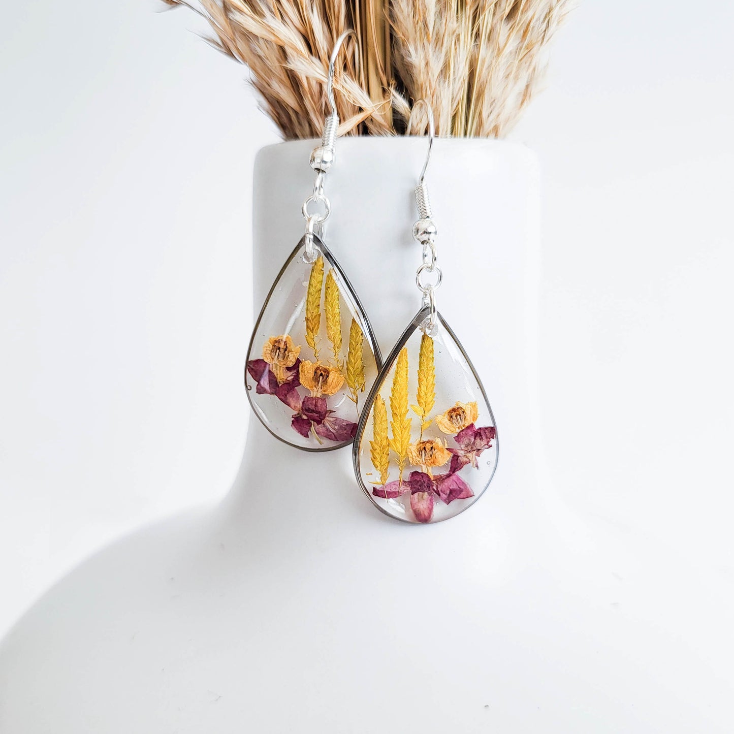 Pressed flower earrings, gift for her, real dried flower earrings, tear drop earrings, resin jewelry, mother's day gift