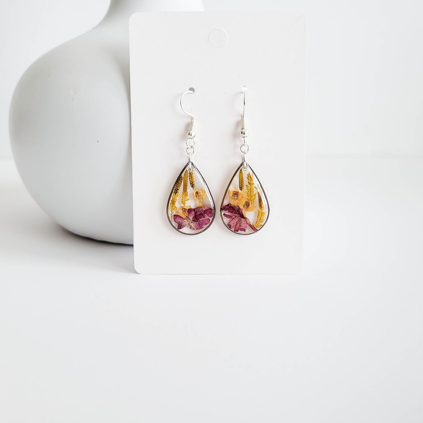 Pressed flower earrings, gift for her, real dried flower earrings, tear drop earrings, resin jewelry, mother's day gift