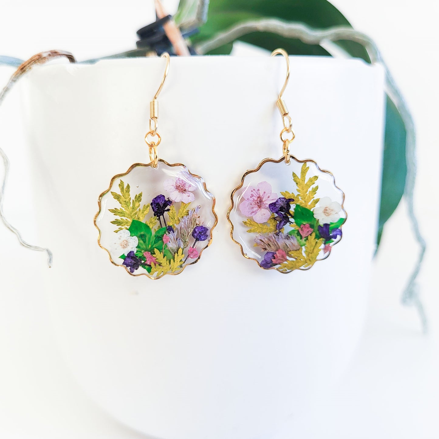 Wildflower earrings, Pressed flower resin earrings, handmade jewelry gift, nature lover gift