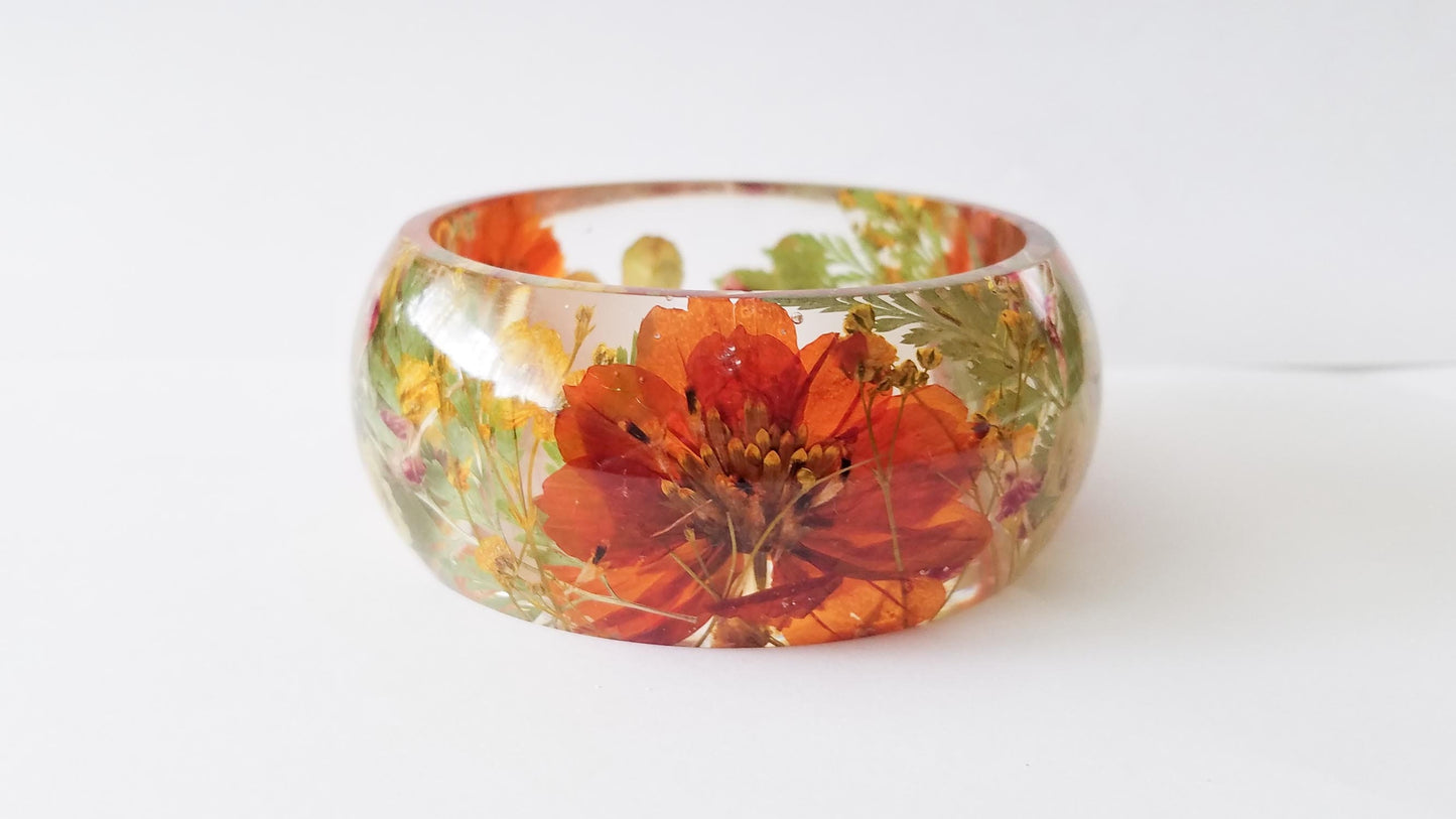 pressed flower bracelet, resin bracelet, resin bangle, flower jewelry, flower bloom jewelry, pressed flower bracelet, burnt orange jewelry