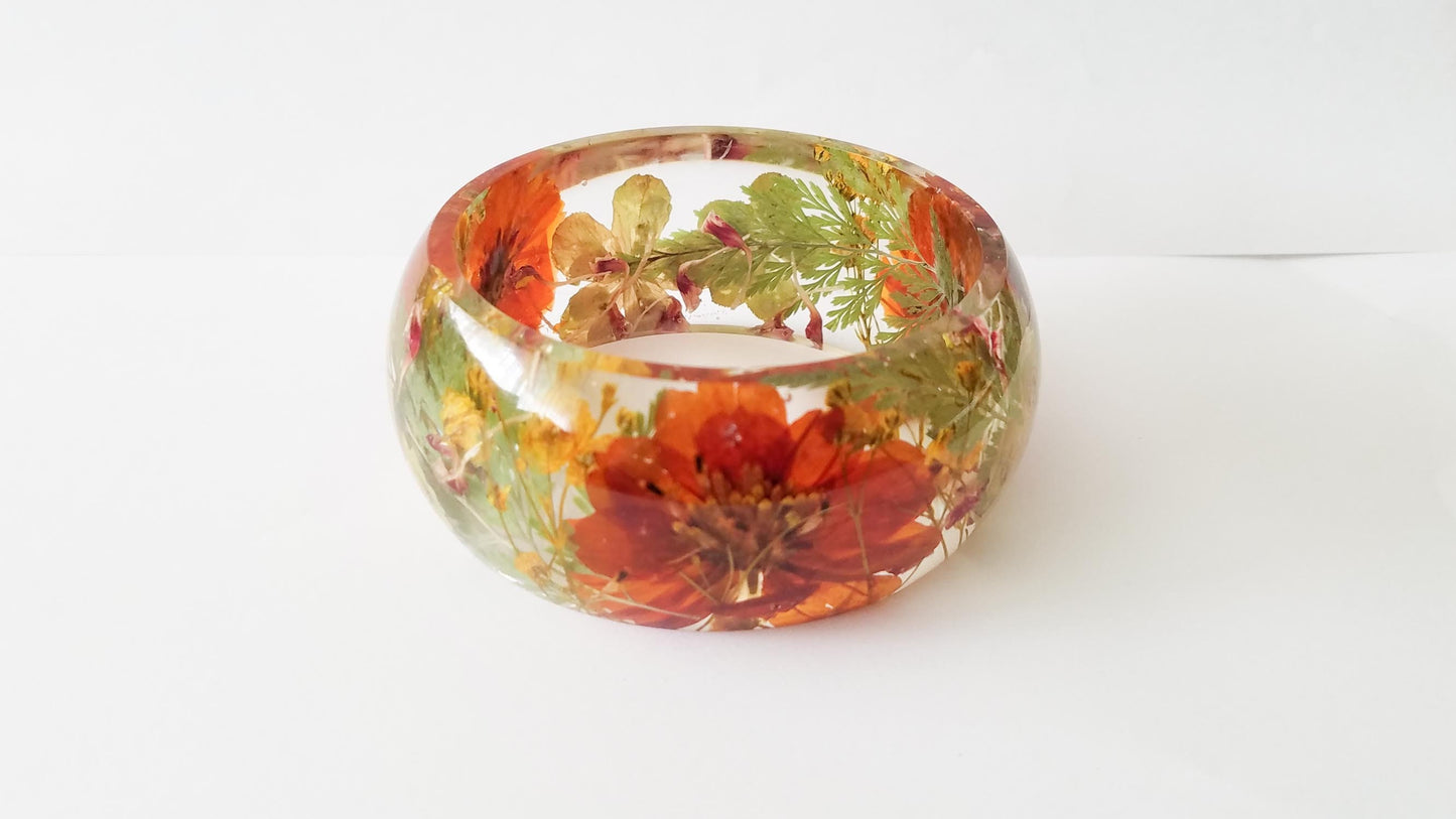 pressed flower bracelet, resin bracelet, resin bangle, flower jewelry, flower bloom jewelry, pressed flower bracelet, burnt orange jewelry