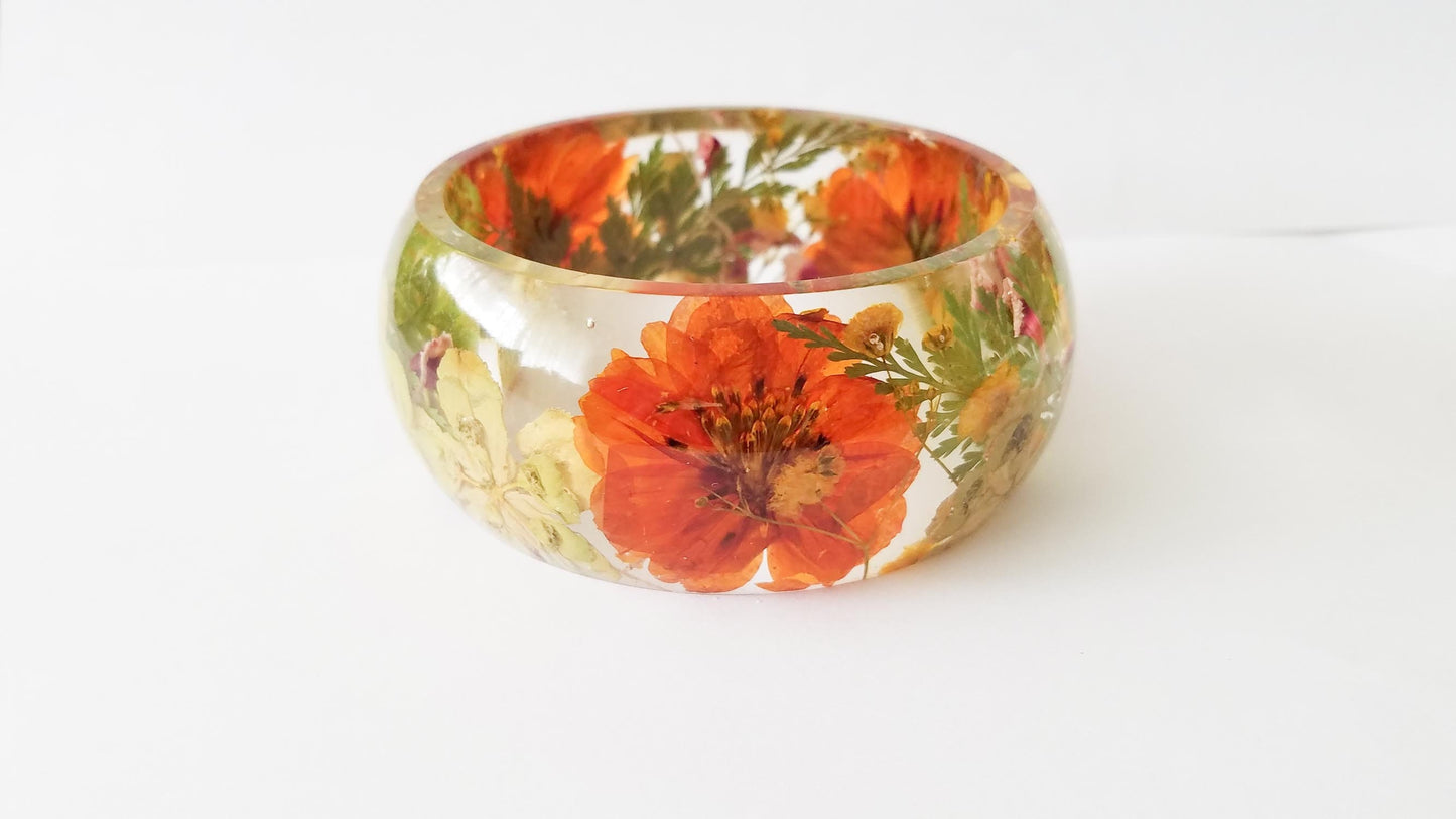 pressed flower bracelet, resin bracelet, resin bangle, flower jewelry, flower bloom jewelry, pressed flower bracelet, burnt orange jewelry