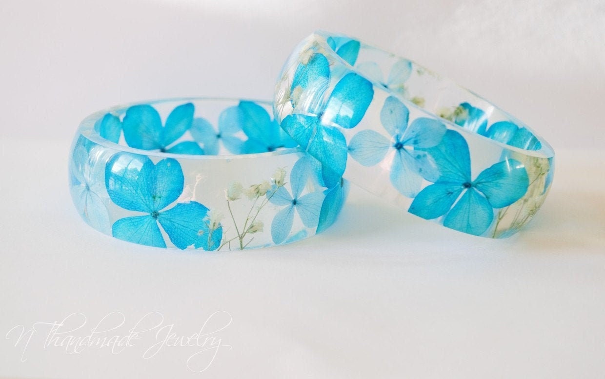 pressed real flower bracelet, resin bracelet, mothers day gifts, gift for mom, birthday gift idea for women,