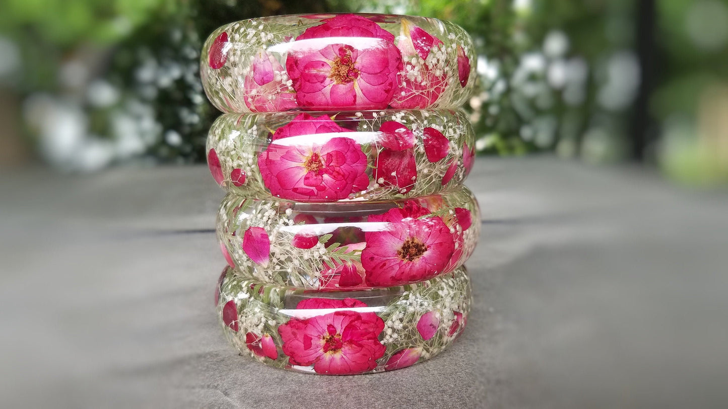 real flower resin bangle, real flower bracelet, resin bracelet, nature inspired jewelry, flower jewelry, flower bangle, gifts, rose bracelet