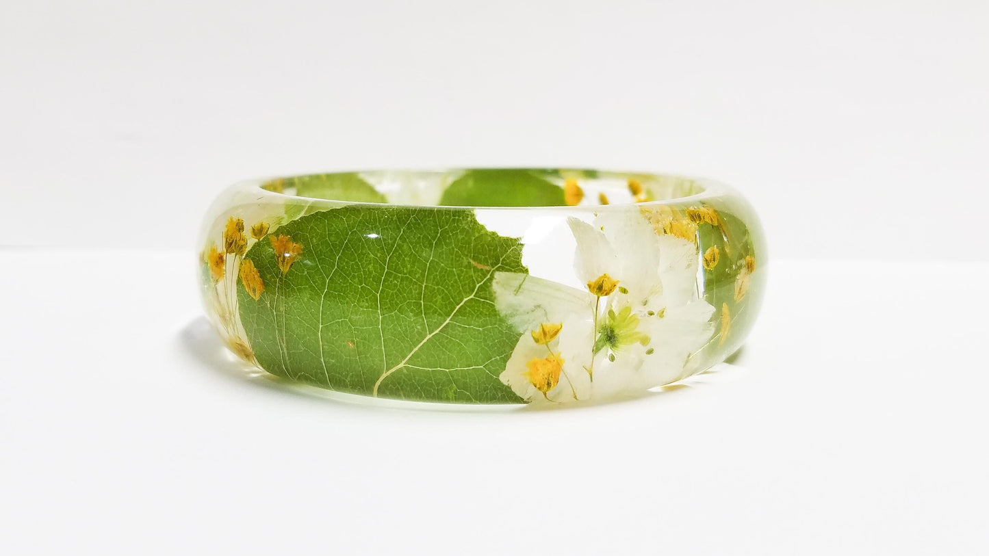 Resin jewelry, resin bracelet, real flower jewelry, pressed flower jewelry, nature inspired jewelry, yellow and green jewelry, mom gifts