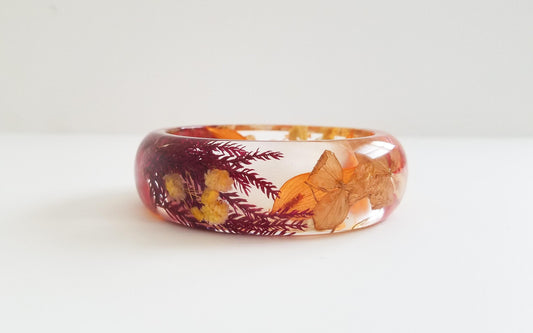 Fall bracelet, real flower bracelet,autumn jewelry, nature inspired jewelry, resin bangle, dried flower bracelet, handmade jewelry gifts